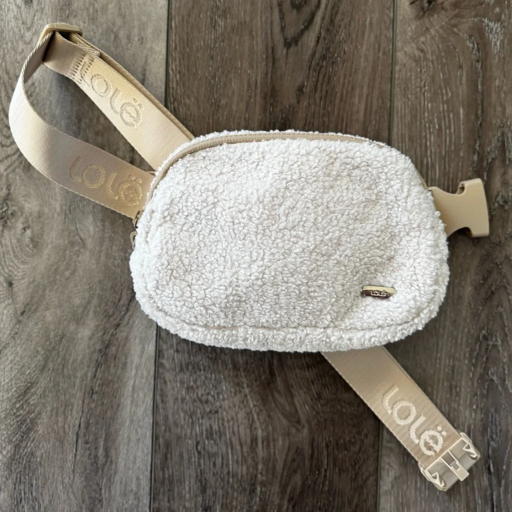 Lolë Crossbody Bag Cream / Tan Sherpa Unisex Belt Bag Adjustable Fanny Pack